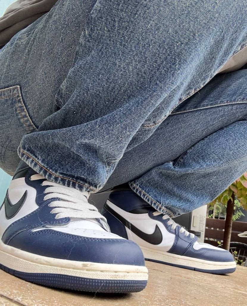 皆さんこんばんは✨
思い出は〜いつの日も〜雨〜☔️🎤
いつ晴れるんですかぁ〜