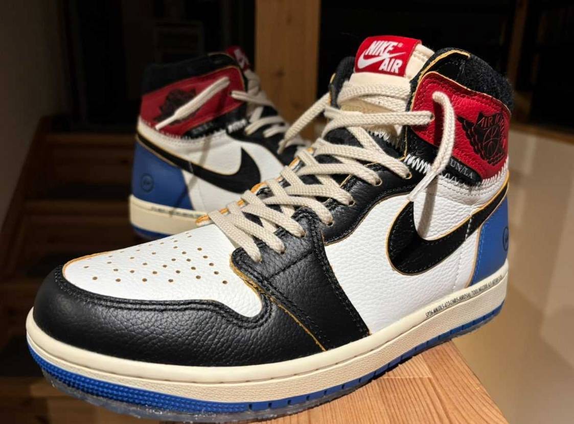 皆さんこんばんは✨️
本日うちにもこやつがやって来ました😆🙌
履く準備良し😁