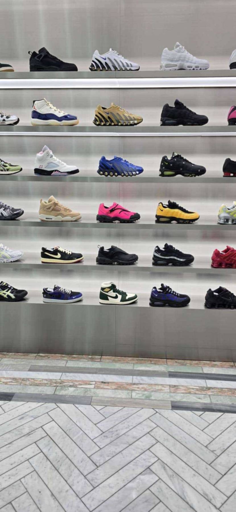 買わなくて良かった‼️おもいっきりパテント仕様だしチープに見えたww
現物を見