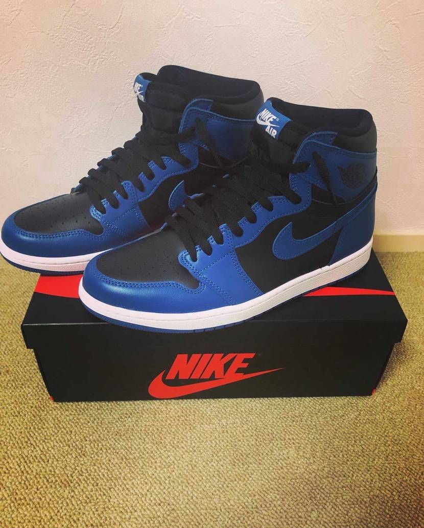 Aj1を何足か持っていて同じ28.5のサイズでハイカットのものとミッドのもので履