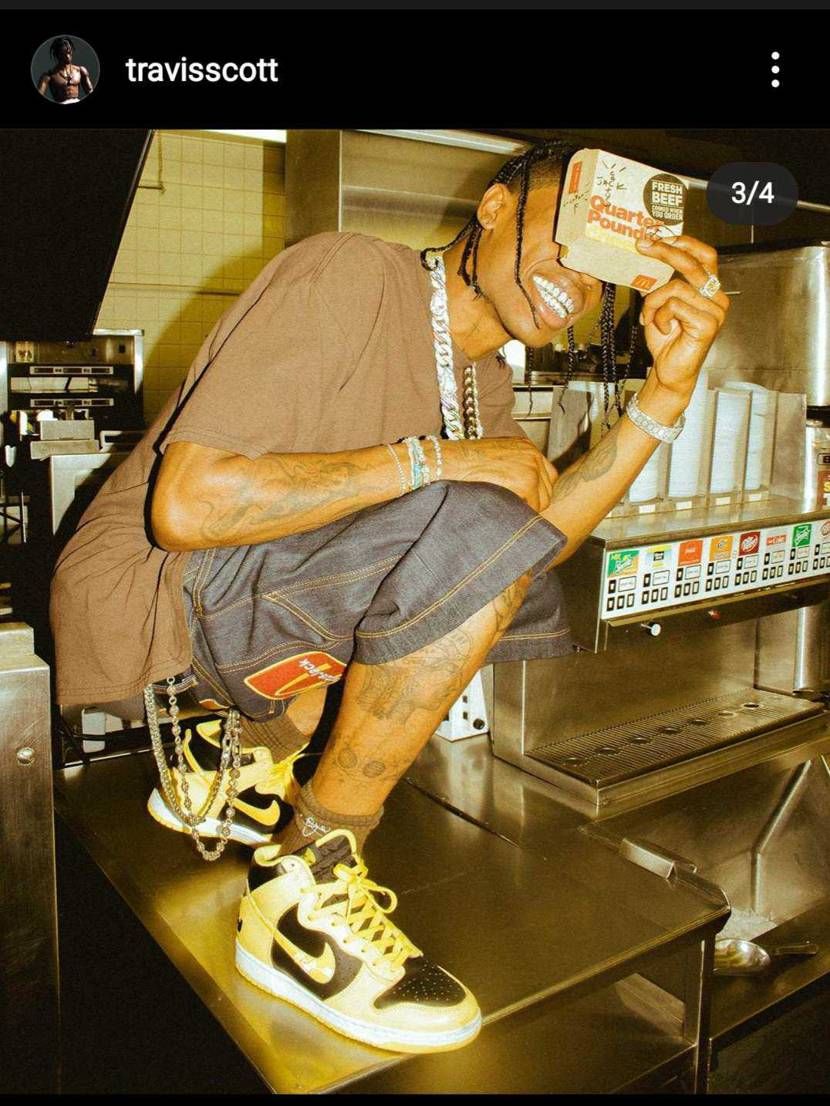 これってなんてスニーカーかわかる人いますか？