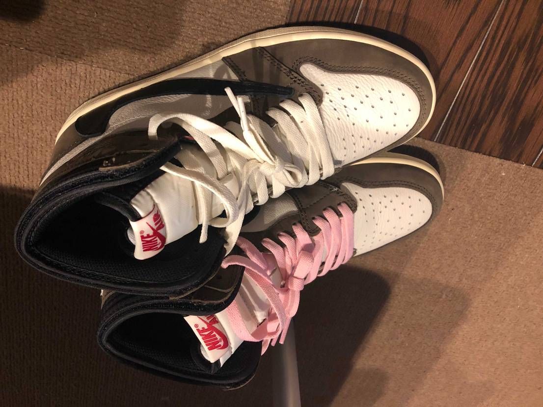 ピンクは確定！もう一つ白か黒かどっち派ですか？