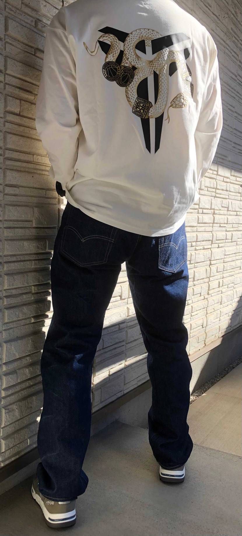 縁起物ということで、お気に入りのM1700JPと一緒に🤩身長は178cm位です