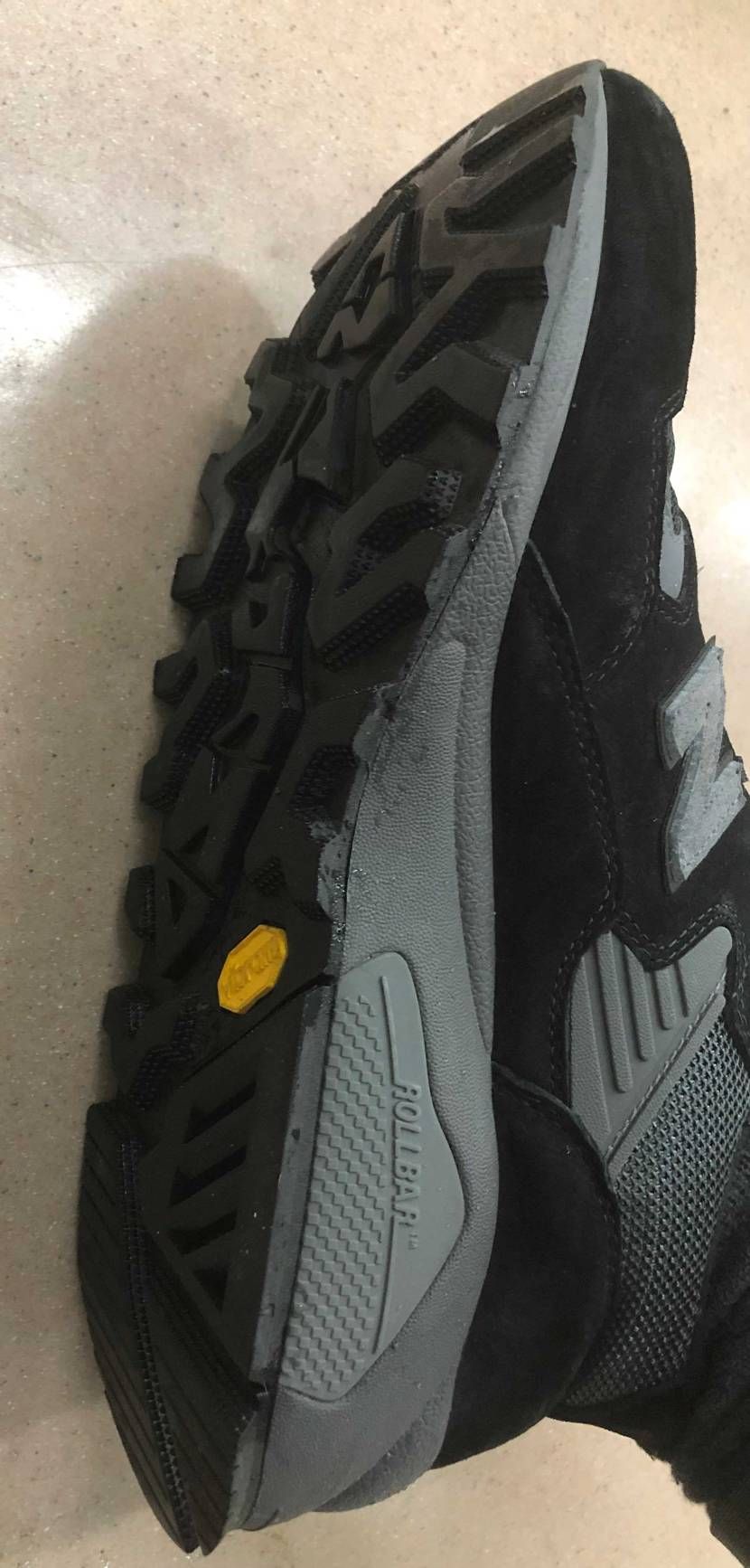今日の通勤👟はM580RGR😏ゴア仕様はもちろんですが、このビブラムアウトソ