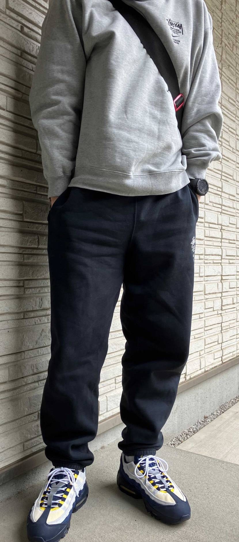 コストンSB95(HQ8492-400)😄
路面が濡れてい