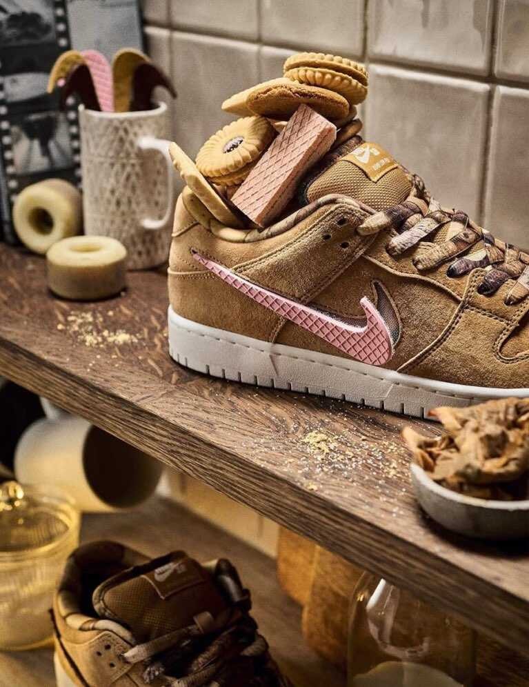 NOTE Manchester × Nike SB Dunk