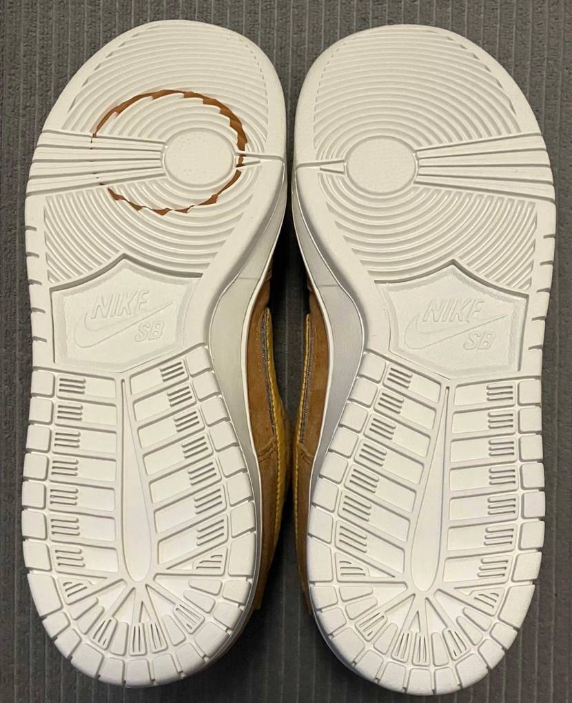 NOTE Manchester × Nike SB Dunk