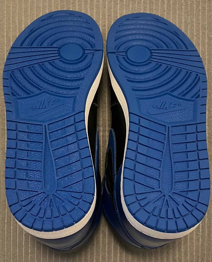 こんにちは😀
ようやく自分にもAJ1 "Royal" が到