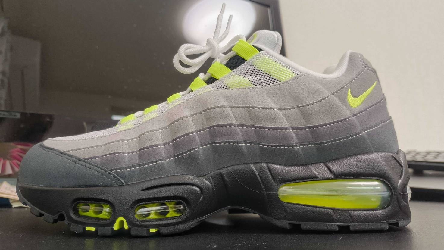 AirMaxDayのリストックで30年越しにおっさんの夢が叶ったよ。。。
ネオ