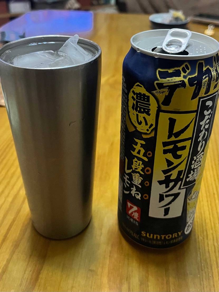 皆さまこんばんわ！
昨日スニカスからヒロシメント🔴🔵到着🛬