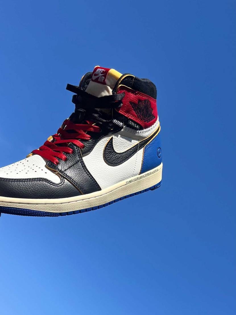 皆さまこんばんわ！
昨日スニカスからヒロシメント🔴🔵到着🛬
🪢を🟡にすると決