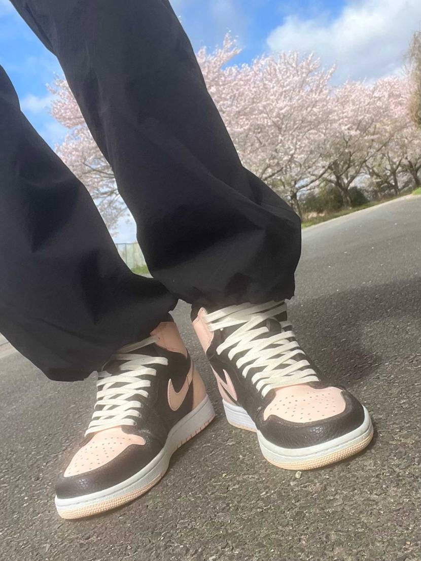 皆さまこんばんわ！
🌸シーズン遅くなりましたがこの👟と🌸