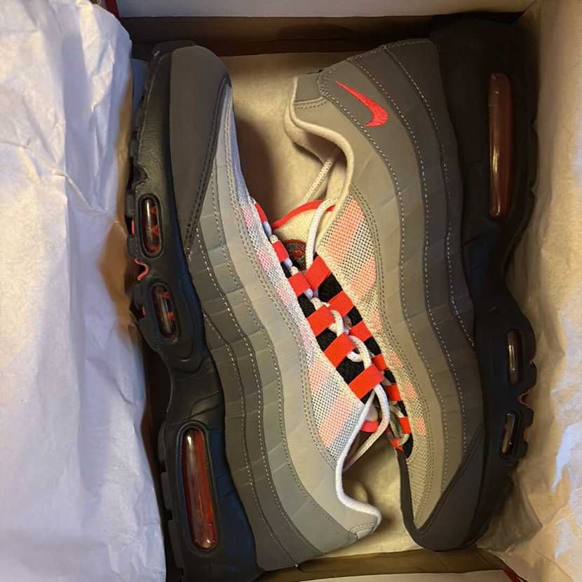 エアマックス95OG solar red 28.5cm
新