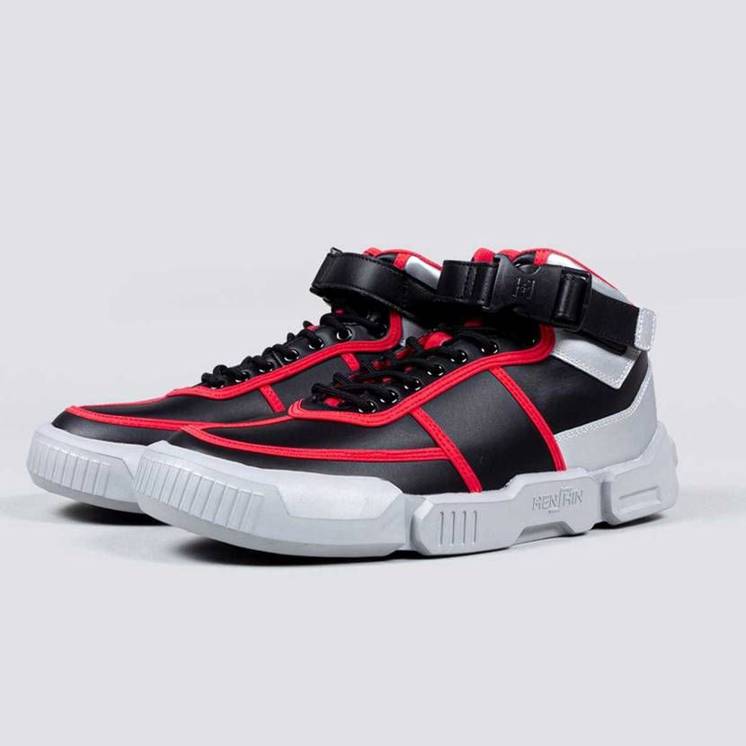 これイイ！
買えないNIKEよりこっちにしよ

#HENSHIN #555