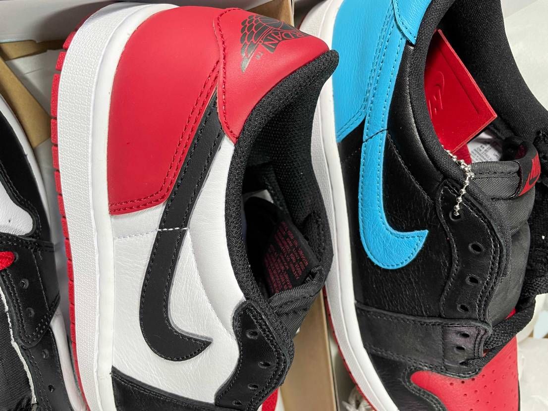 両方確保^ ^
赤が思ってたより濃い感じだった🔴
これの色をこっちにこの色を