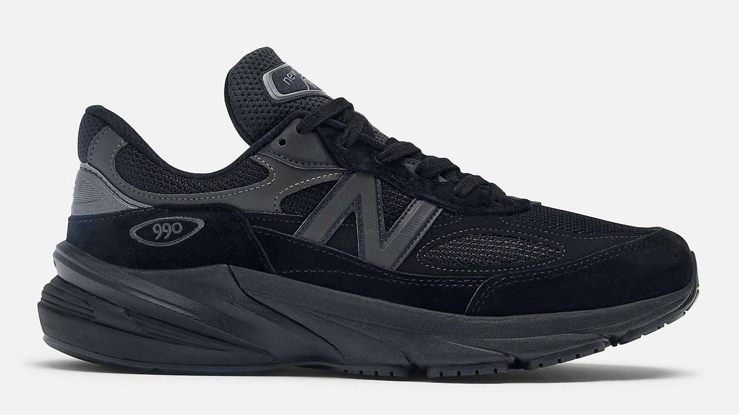 990v6トリプルブラック
近日発売？らしいですよ〜！！
そのうち発売情報と