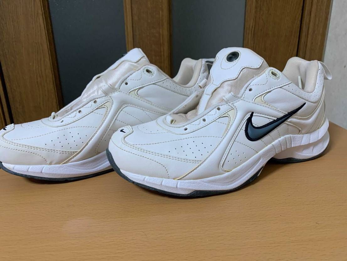 この靴の名前知ってる方いらっしゃいますか？？