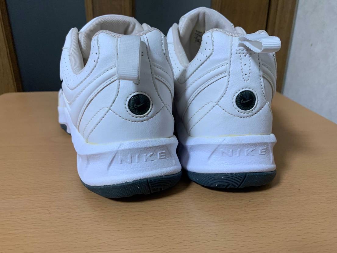 この靴の名前知ってる方いらっしゃいますか？？