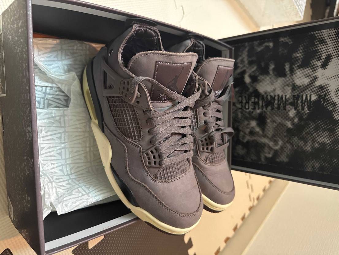 【ブランドとモデル】
NikeのAir Jordan 4は