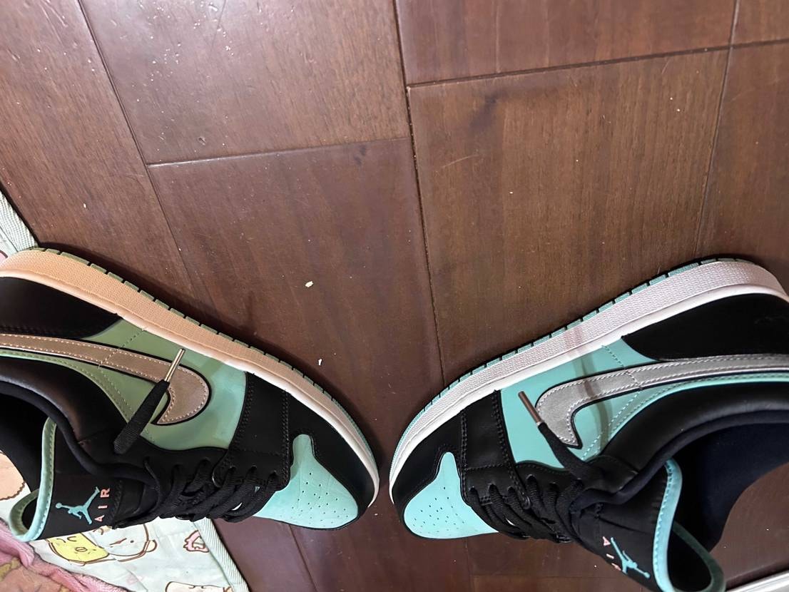 トロピカルツイスト未使用品を，セカストで購入してスウッシュを