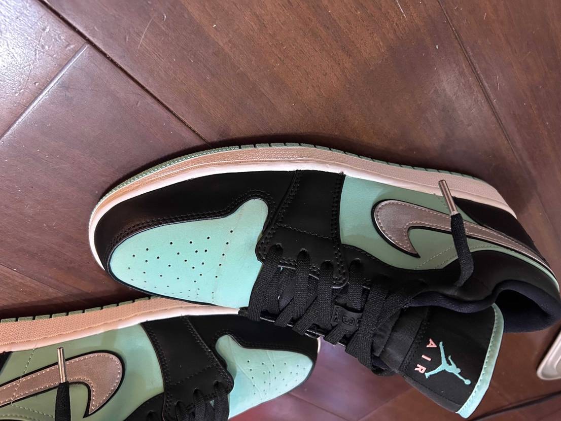 トロピカルツイスト未使用品を，セカストで購入してスウッシュを