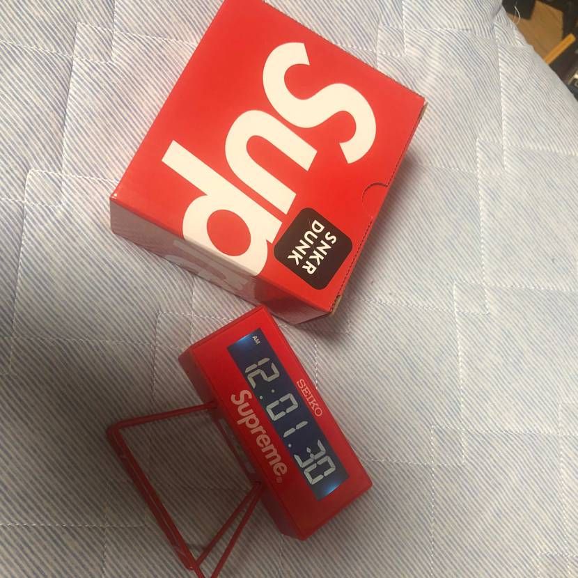 到着🚚スニダンのタグがシールになってた！
ヤマト🐈‍⬛さんぶつけ過ぎで、壊れて