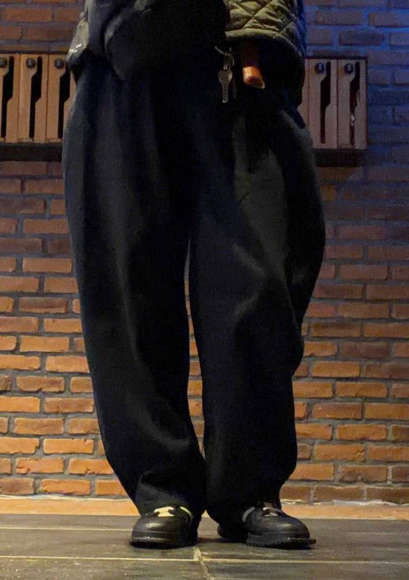 アディダスの黒×白はコーデの汎用性エグいから好き。今回のキュビズムもインラインで