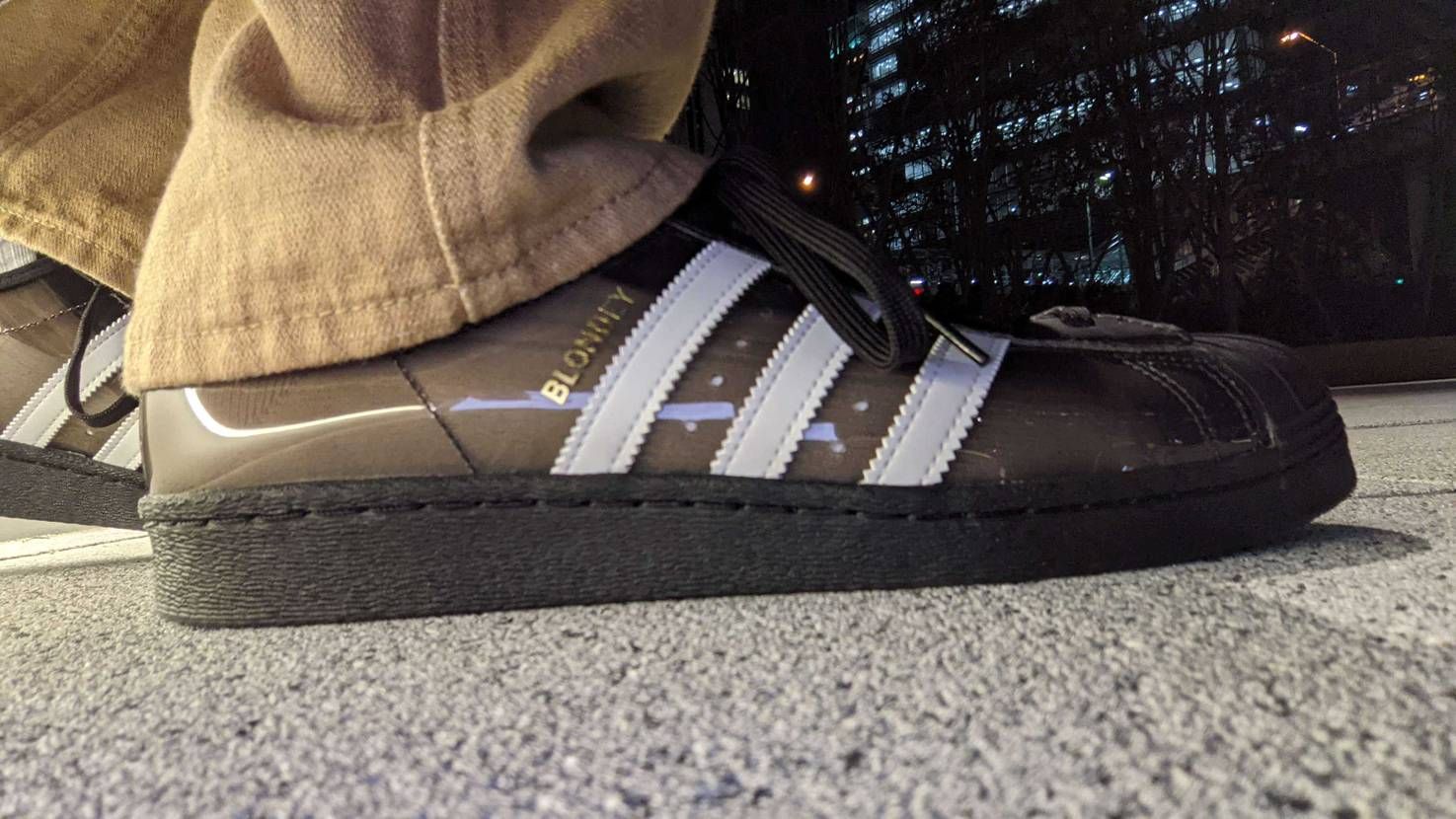 BLONDEY美しい…
靴下なんか良いのほしい
ピントズレてんな