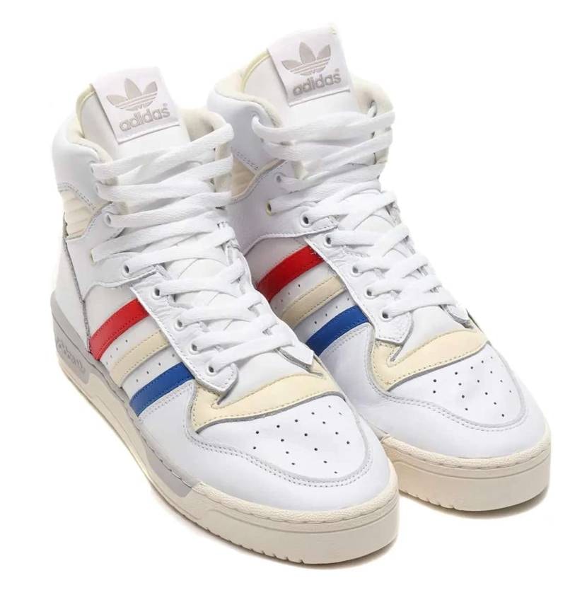 国内で逃して泣いたライバルリーゲットしました😭
持つべきは友