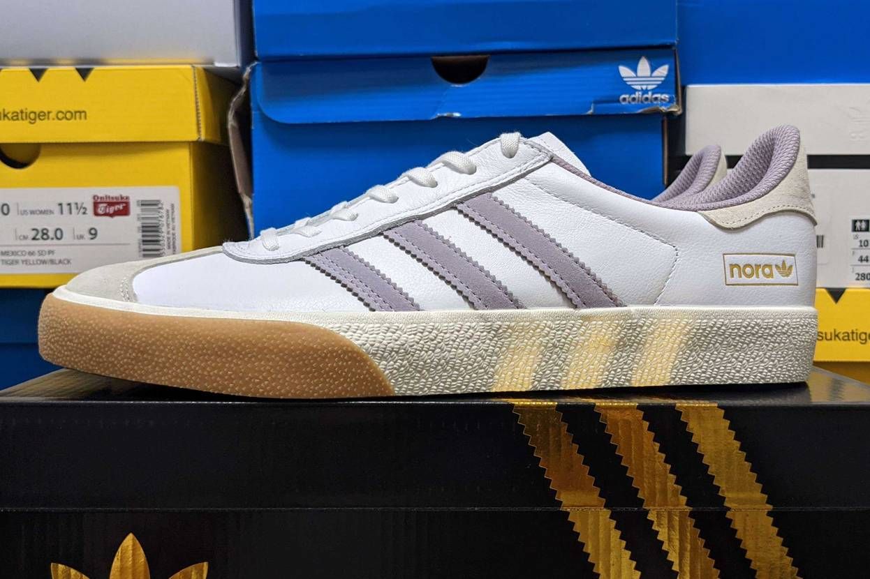 Nora GAZELLE 届いた！
シンプルな色ながら中々個性的…
というかガゼ