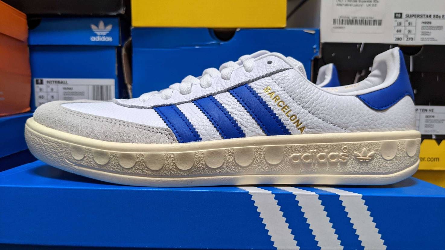 CITY SERIES BARCELONA 
SVDから3日で届きましたｗ

白