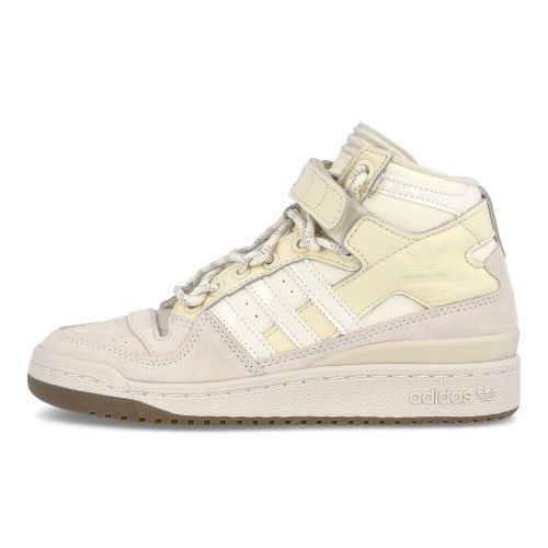 アッパーオフホワイト、ソール緑の方はなかなか雰囲気良いよね
持ってないけど