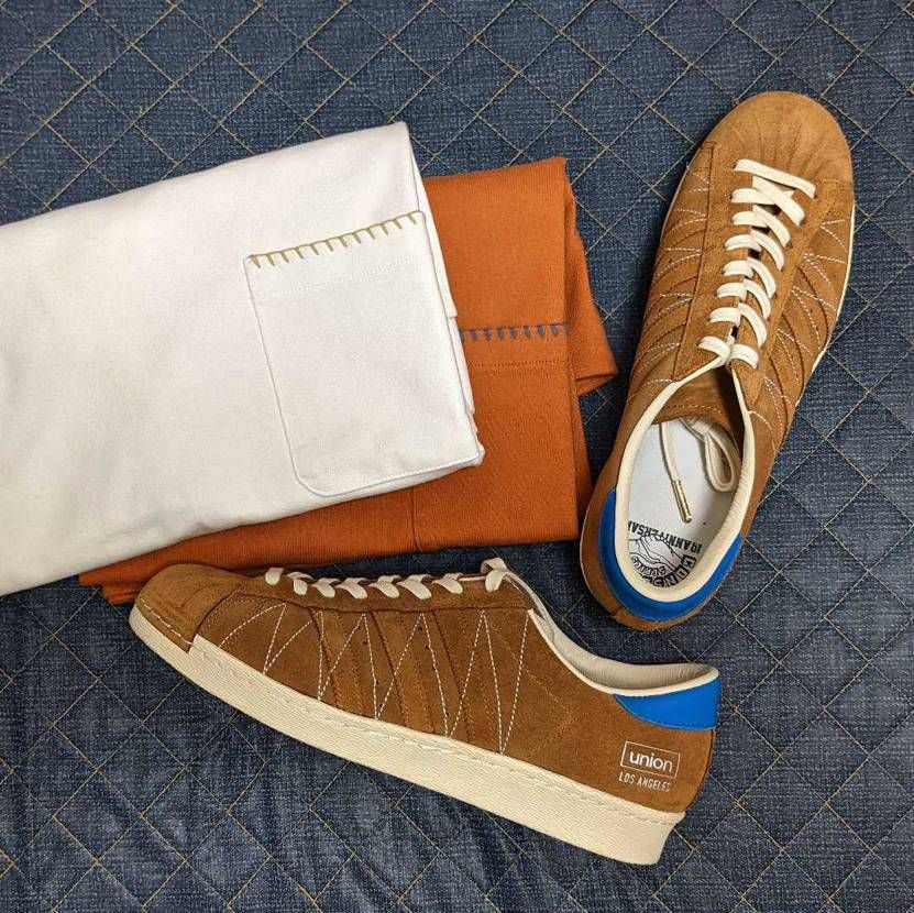 良い〜
パンツのステッチが地味に3ストライプやねん！

クラ