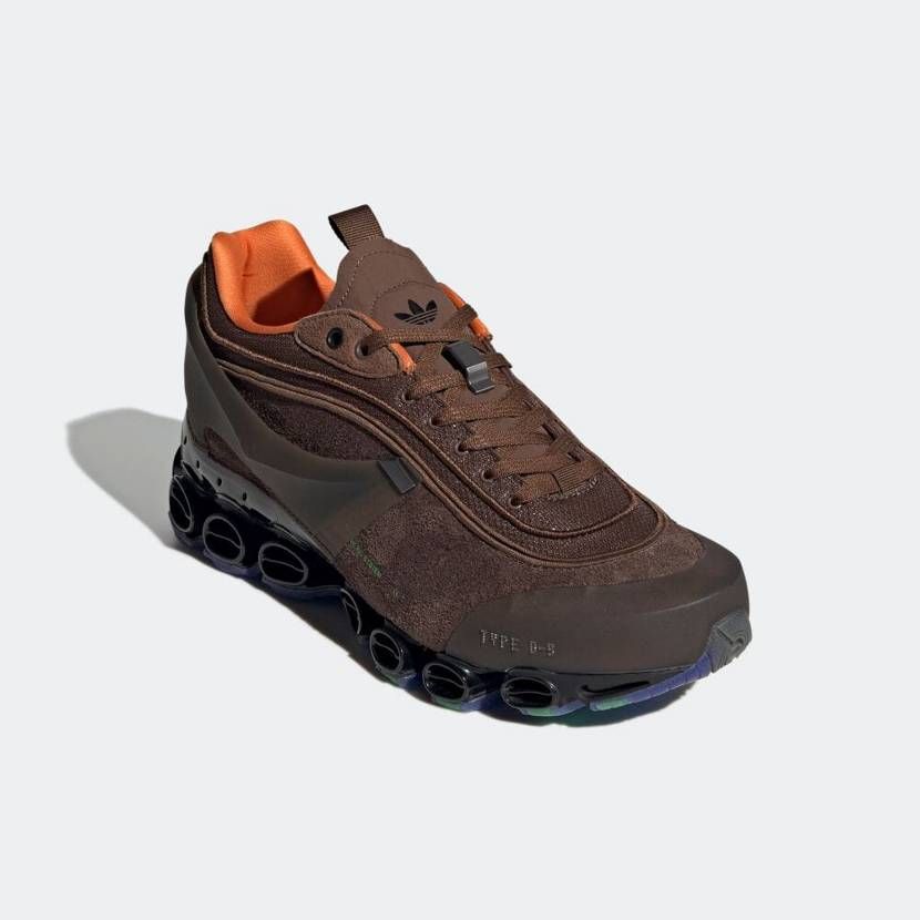 マイクロバウンス〜
この等高線みたいな模様つけちゃったらエアマックス97じゃんも