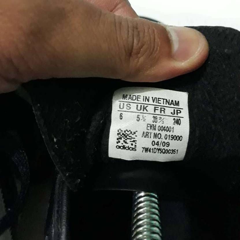 これの背景がわからない🤔
形はかなりクラシカルだけど。
商品