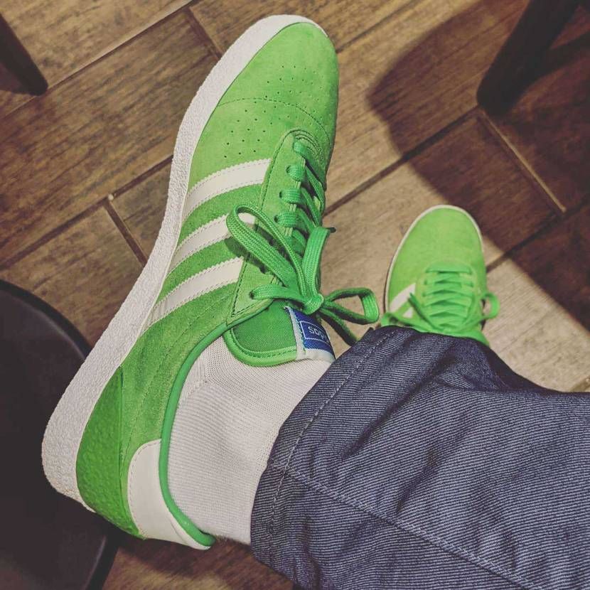 今日はMÜNCHEN SUPER SPZL

70年代のトレシュー復刻版。
この