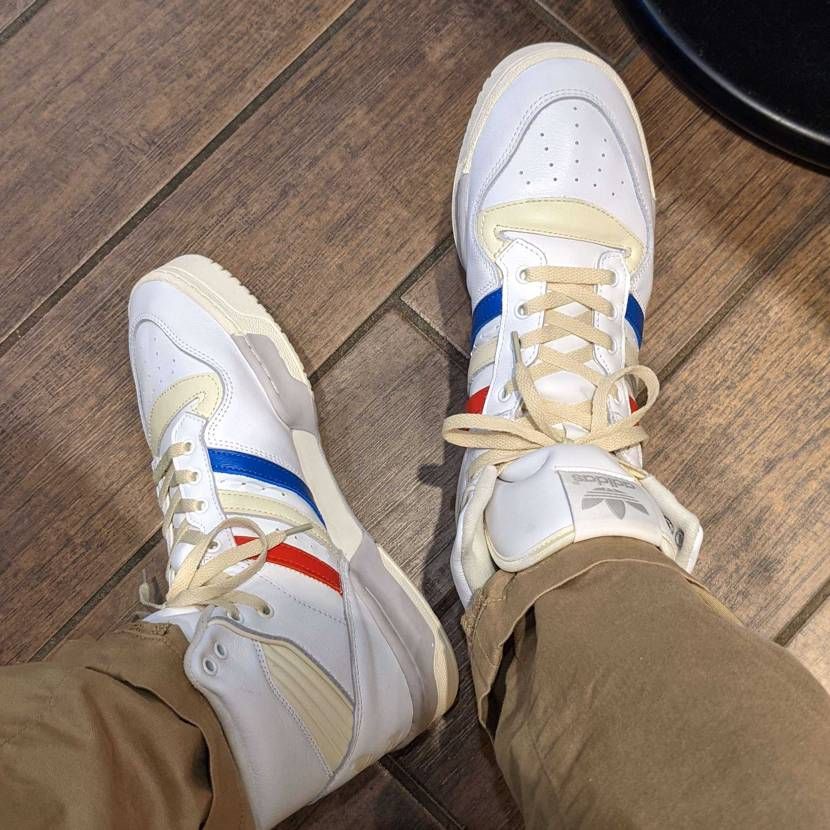 今日はライバルリー！🇫🇷
フランス建国記念日ってことで〜

adidasの3スト