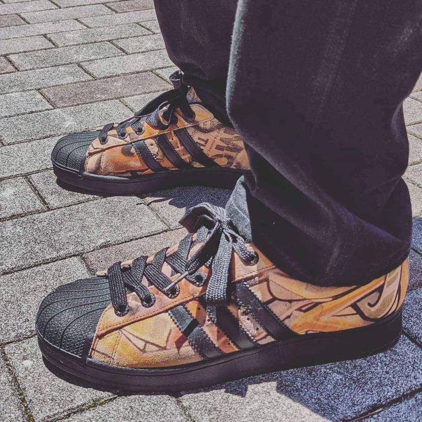 今日はスーパースター GRAFFITI 'SUEDE'
15年以上前のだけど、素