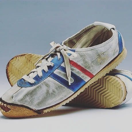 今日はONITSUKA TIGER DELEGATION 6