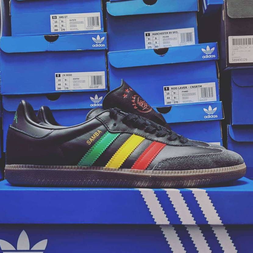 AFC AJAX SAMBA OG 🔴🟡🟢
かっこいい☺
アッパーのレザーも上質