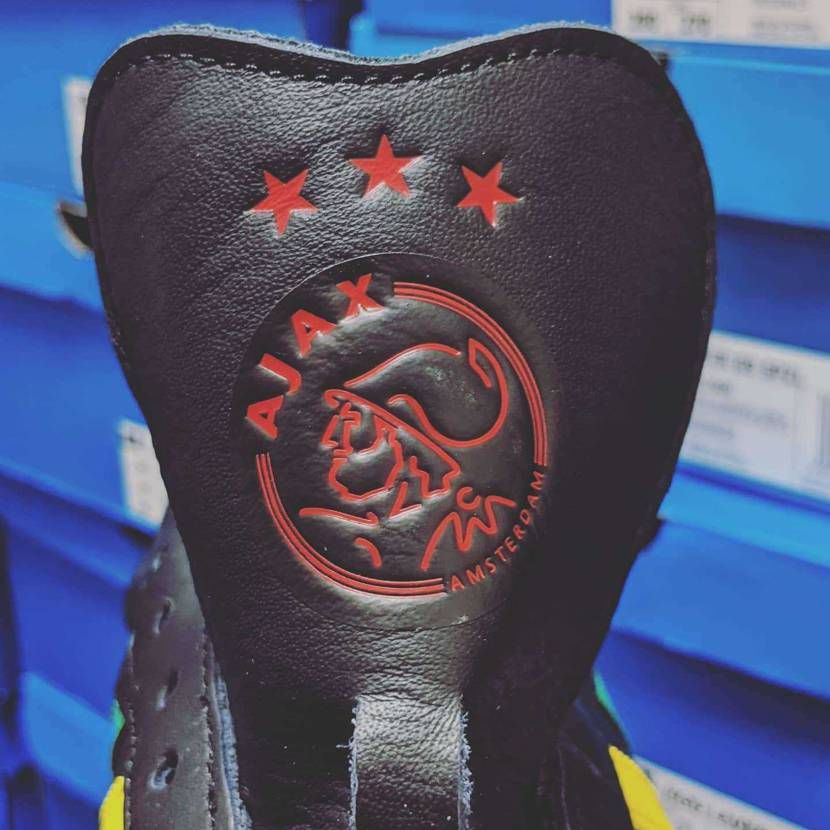 AFC AJAX SAMBA OG 🔴🟡🟢
かっこいい☺
ア