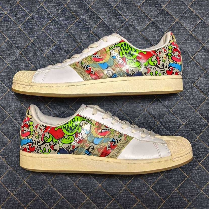 最近引っ張り出して履いた古いスーパースターの紐を新調しました