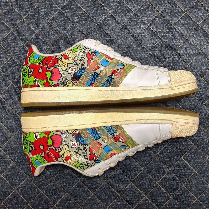 最近引っ張り出して履いた古いスーパースターの紐を新調しました