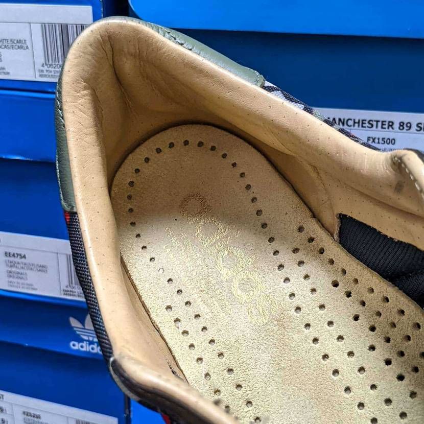 紐新調その２
パトリックの紐はレトロ感ありつつ110,120