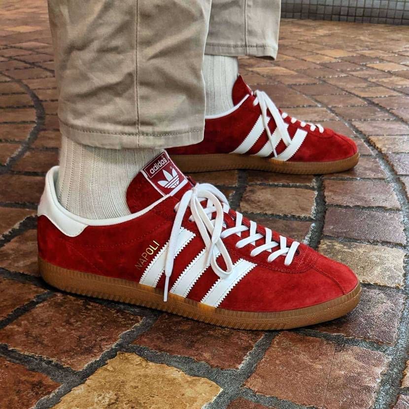 今日はナポリ！
レトロでめちゃ可愛いです☺
完成されてますね〜
ちょっと長めのシ