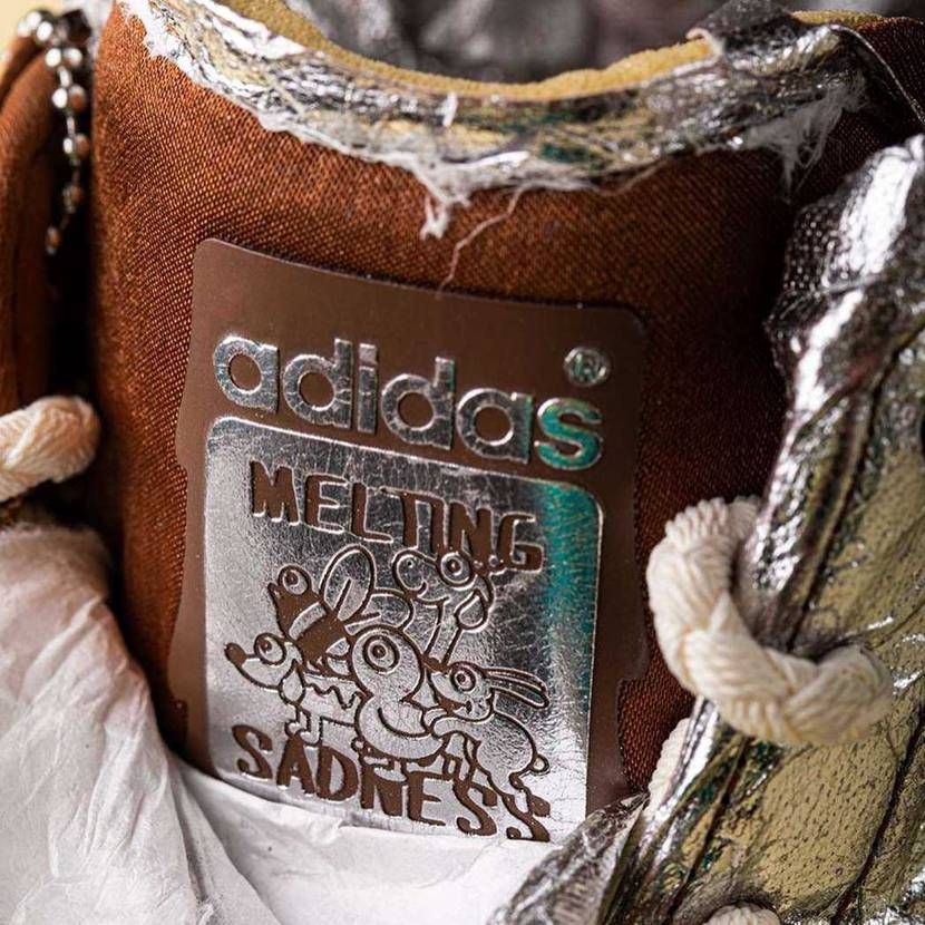 なんか軽そうな素材感だね
てか日本あるよね…？