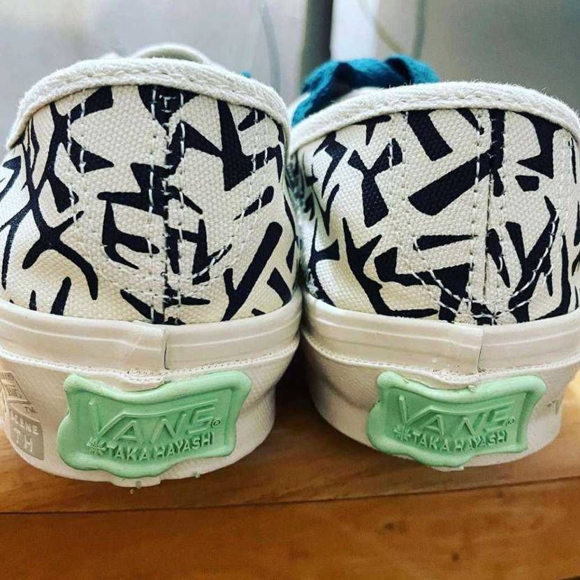 気になる…🤔
変なヒール(補強が逆！)のオーセンティック
柄はウルトラ怪獣みたい