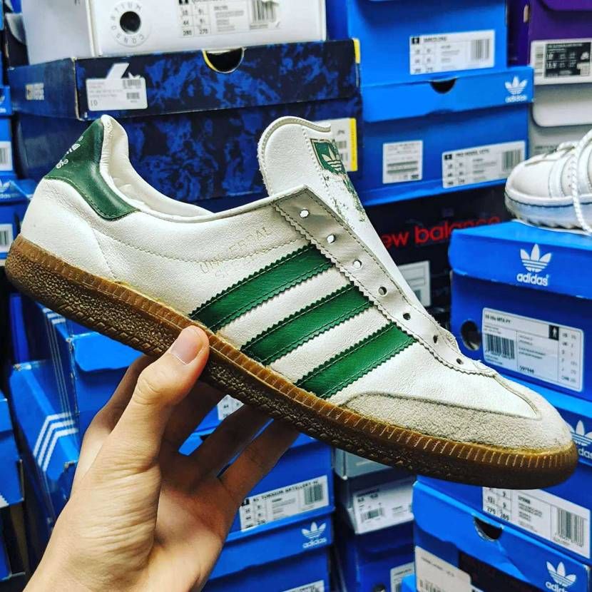 UNIVERSAL SPEZIAL
汚い