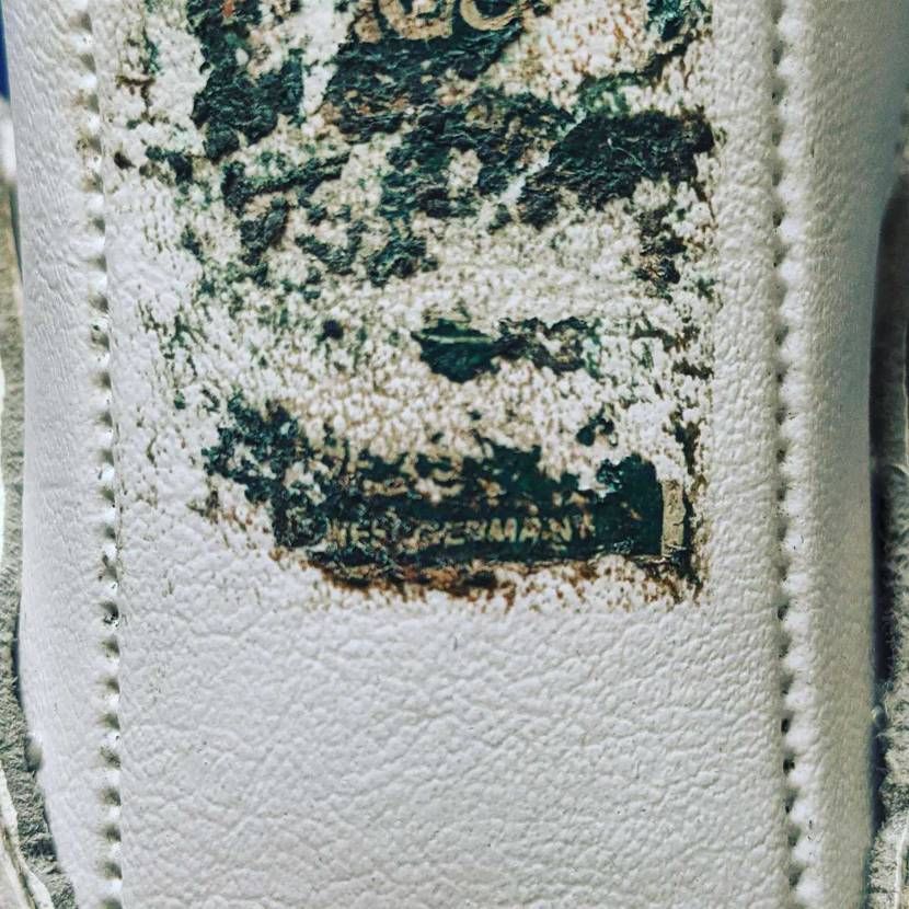 UNIVERSAL SPEZIAL
汚い