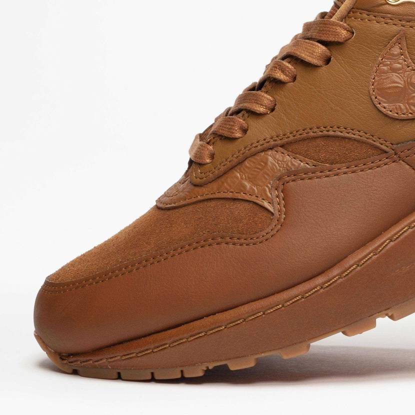 もしかしてこいつもトゥ合皮…？
オパンケ風な縫い付けとかめちゃ良いのにな